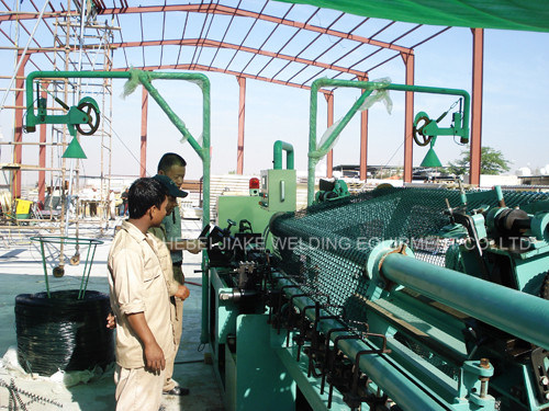 Installation of automatic chain link fence making machine in UAE